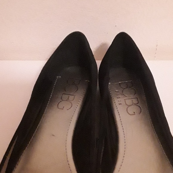 SALE!!! NWB BCBG flats - Picture 4 of 4